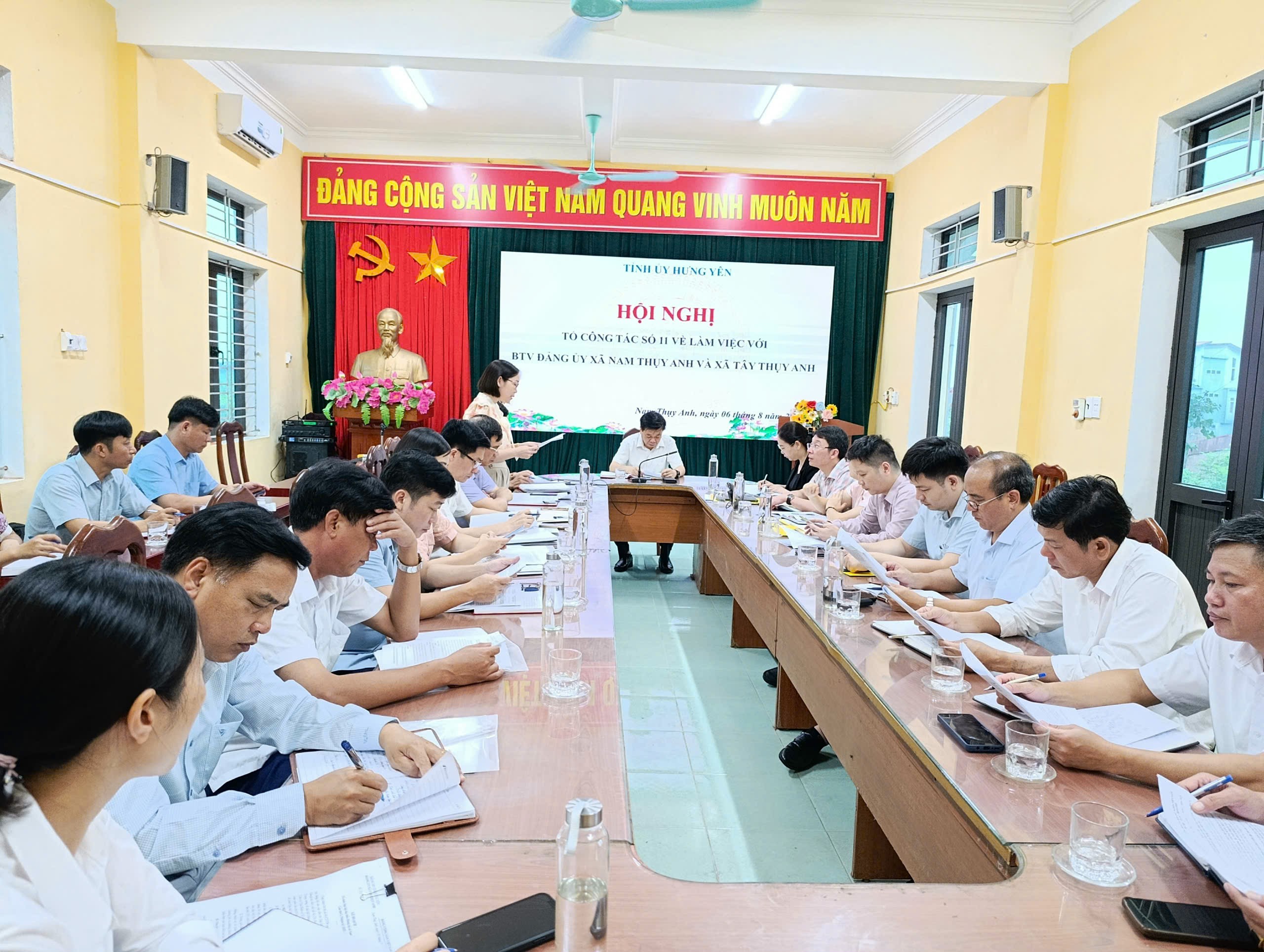 TỔ CÔNG TÁC CỦA BAN THƯỜNG VỤ TỈNH ỦY HƯNG YÊN LÀM VIỆC VỚI BAN THƯỜNG VỤ ĐẢNG ỦY XÃ NAM THỤY ANH VÀ XÃ TÂY THỤY ANH VÈ KIỂM TRA CÔNG TÁC ĐẠI HỘI ĐẢNG NHIỆM KỲ 2025–2030 VÀ TRIỂN KHAI VẬN HÀNH CHÍNH QUYỀN HAI CẤP