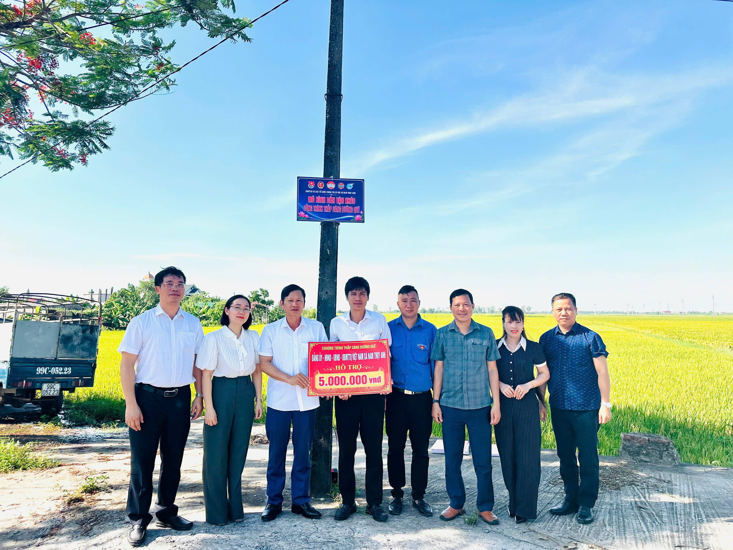 Xã Nam Thụy Anh: Xã hội hóa công trình “thắp sáng đường quê” bằng năng lượng mặt trời