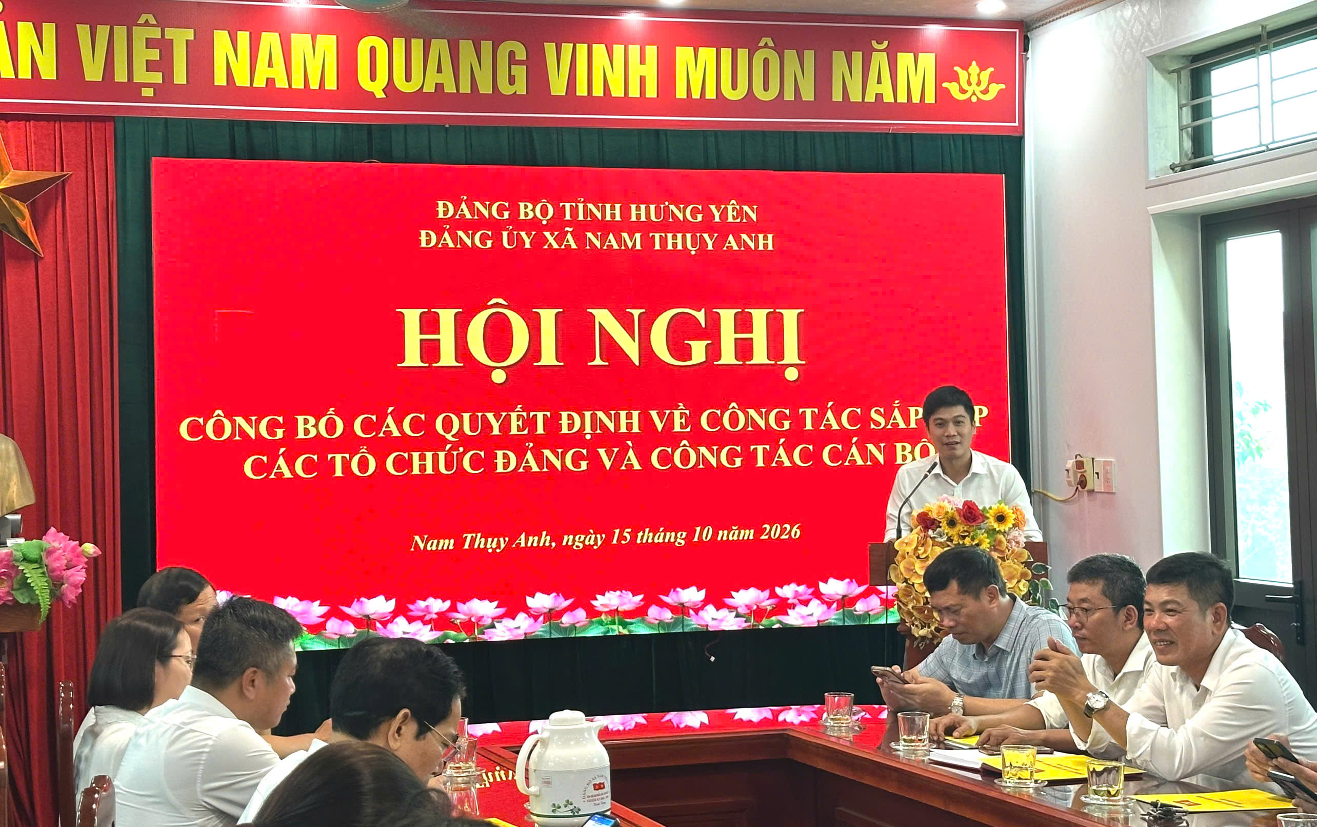 Đảng ủy xã Nam Thụy Anh tổ chức hội nghị công bố các quyết định về sắp xếp tổ chức Đảng và công tác cán bộ