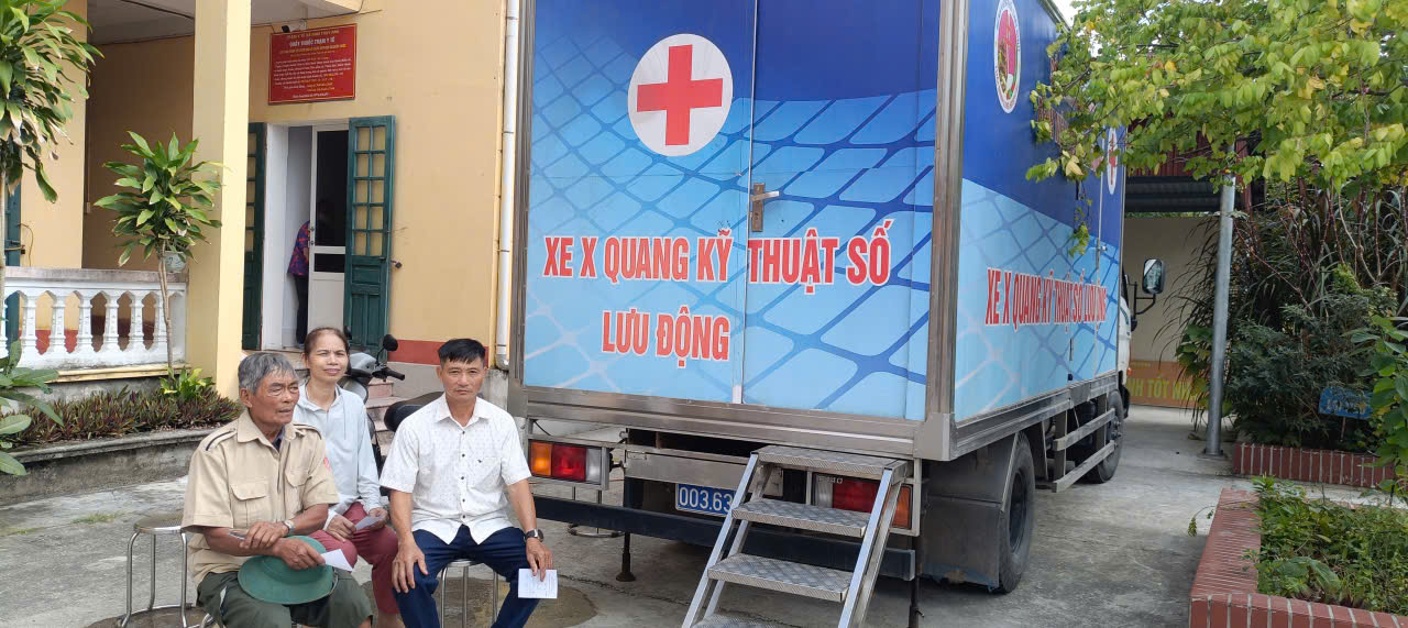 NAM THỤY ANH: TỔ CHỨC CHỤP X-QUANG PHỔI MIỄN PHÍ CHO NGƯỜI DÂN TRÊN ĐỊA BÀN XÃ